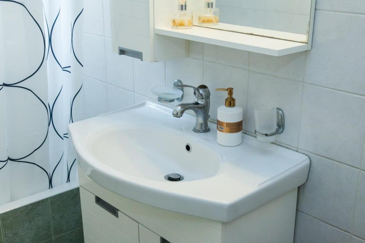 Lovely Apt In Peristeri Ateny Zewnętrze zdjęcie